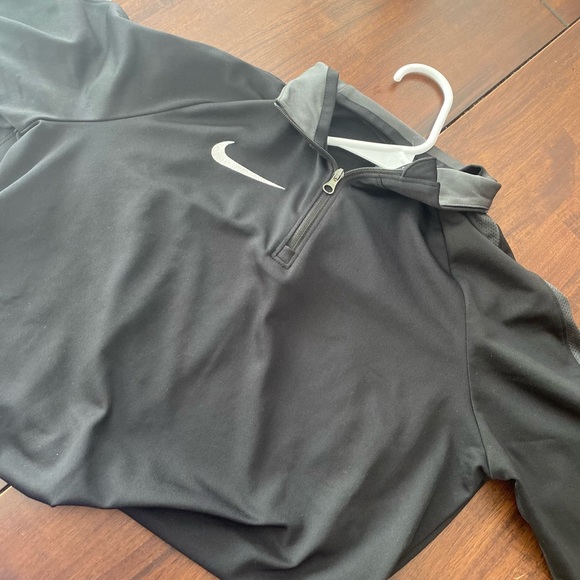 Nike Women’s Element Half-Zip Running Jacket - Picture 1 of 3